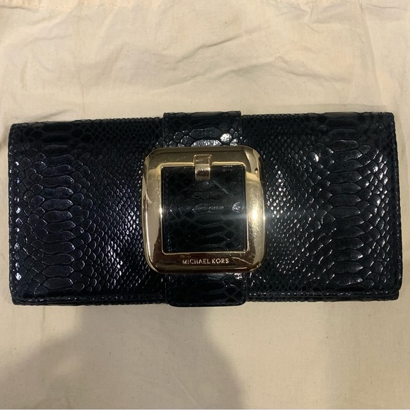 Authentic Michael Kors Clutch in mint condition - Picture 2 of 8